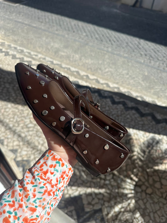 Sabrinas com tachas