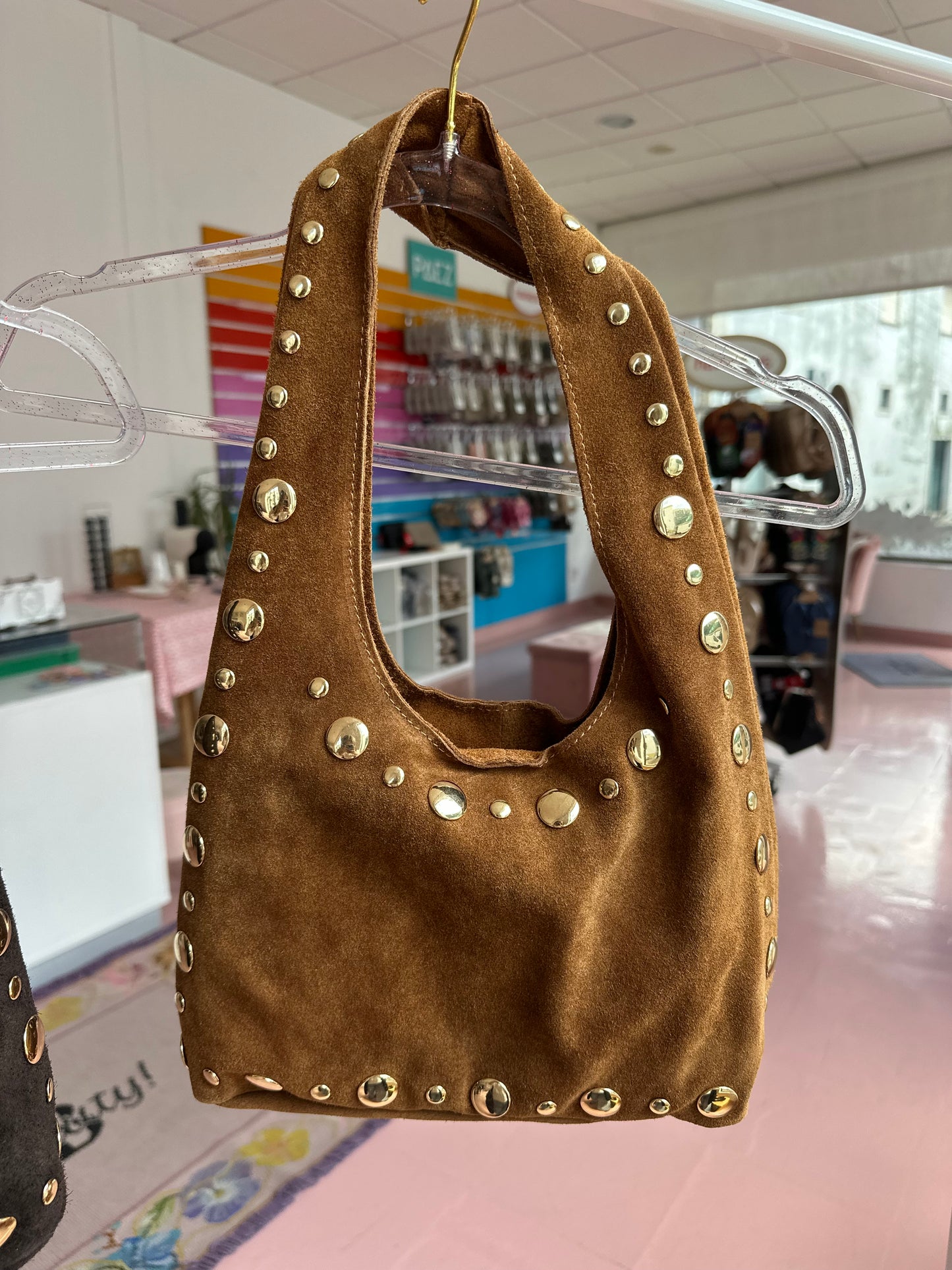 Mala com tachas